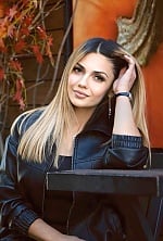 Ukrainian mail order bride Bohdana from Luxembourg with light brown hair and hazel eye color - image 11