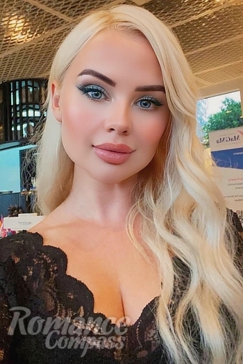 Ukrainian mail order bride Iryna from Bila Tserkva with blonde hair and green eye color - image 1