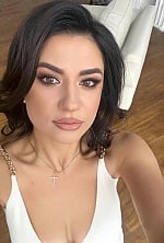 Ukrainian mail order bride Maria from Dresden with brunette hair and brown eye color - image 11