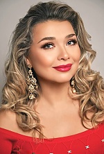 Ukrainian mail order bride Natalia from Tivat with light brown hair and green eye color - image 13