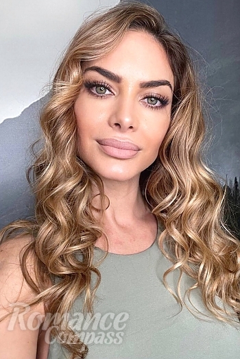 Ukrainian mail order bride Vanessa from Madrid with blonde hair and green eye color - image 1