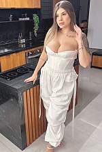 Ukrainian mail order bride Beatriz from Brazl&acirc;ndia with blonde hair and hazel eye color - image 2