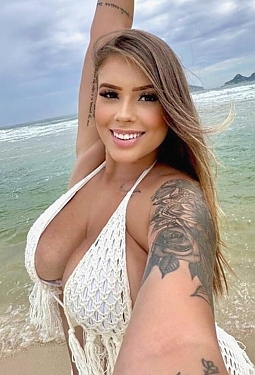 Beatriz, 26 y.o. from Brazl&acirc;ndia, Brazil