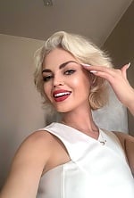 Ukrainian mail order bride Vika from Kyiv with blonde hair and green eye color - image 10