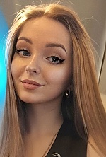 Ukrainian mail order bride Yana from Sokolov with brunette hair and blue eye color - image 12