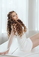 Ukrainian mail order bride Yana from Sokolov with brunette hair and blue eye color - image 4