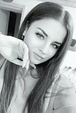 Ukrainian mail order bride Veronica from Brussels with light brown hair and grey eye color - image 2