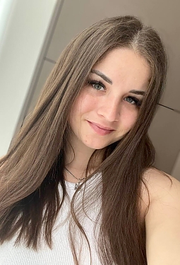 Veronica, 28 y.o. from Brussels, Belgium