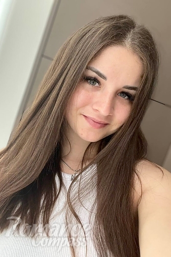 Ukrainian mail order bride Veronica from Brussels with light brown hair and grey eye color - image 1