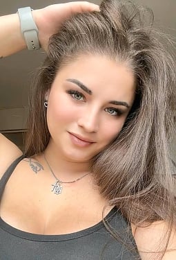 Veronica, 28 y.o. from Brussels, Belgium