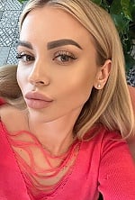 Ukrainian mail order bride Bohdana from Kyiv with blonde hair and green eye color - image 9