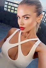 Ukrainian mail order bride Bohdana from Kyiv with blonde hair and green eye color - image 5