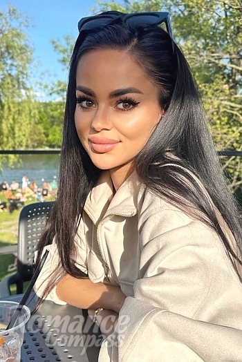 Ukrainian mail order bride Magdalena from Gdansk with black hair and brown eye color - image 1