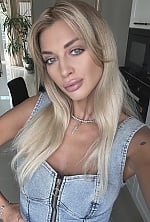 Ukrainian mail order bride Anca from Timișoara with blonde hair and blue eye color - image 2