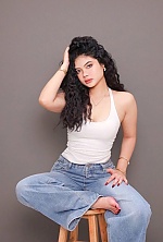 Ukrainian mail order bride Danikheil from Caloocan City with black hair and black eye color - image 7