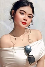 Ukrainian mail order bride Danikheil from Caloocan City with black hair and black eye color - image 4