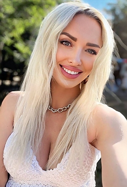 Darya, 38 y.o. from Zaporizhzhia, Ukraine