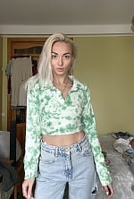 Ukrainian mail order bride Darya from Zaporizhzhia with white grey hair and grey eye color - image 5