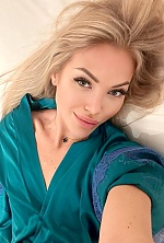 Ukrainian mail order bride Marina from Prague with blonde hair and green eye color - image 7
