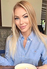 Ukrainian mail order bride Marina from Prague with blonde hair and green eye color - image 5