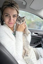 Ukrainian mail order bride Tatiyana from München with light brown hair and green eye color - image 10