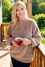 Ukrainian mail order bride Anna from Kyiv with blonde hair and green eye color - image 12