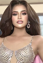 Ukrainian mail order bride Lixa from Manila with light brown hair and brown eye color - image 4