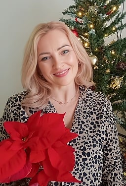 Yuliia, 44 y.o. from Martinsicuro, Italy