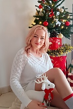 Ukrainian mail order bride Yuliia from Martinsicuro with blonde hair and green eye color - image 17