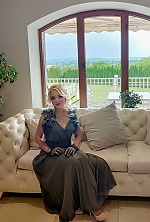 Ukrainian mail order bride Inna from Kitsman with blonde hair and green eye color - image 3