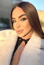 Ukrainian mail order bride Oleksandra from Kyiv with auburn hair and green eye color - image 2