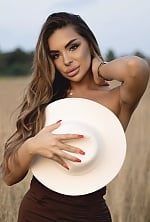 Ukrainian mail order bride Oleksandra from Kyiv with auburn hair and green eye color - image 5