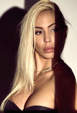Marta, 33 y.o. from Seville, Spain