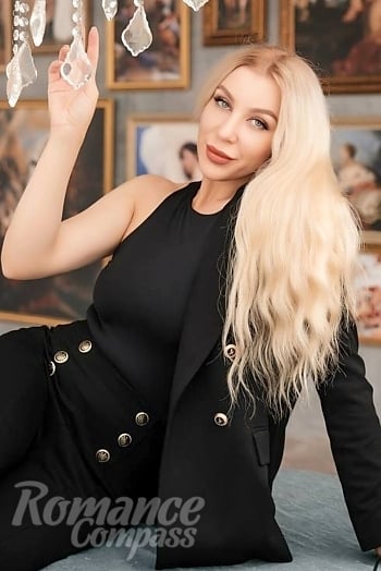 Ukrainian mail order bride Alyona from Odesa with blonde hair and grey eye color - image 1