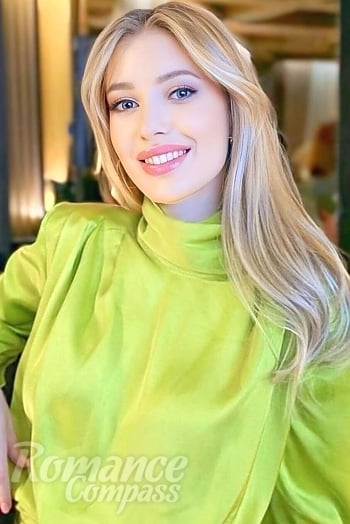 Ukrainian mail order bride Dariia from Kyiv with blonde hair and blue eye color - image 1