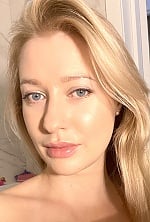 Ukrainian mail order bride Dariia from Kyiv with blonde hair and blue eye color - image 2