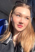 Ukrainian mail order bride Valeriia from Dubno with blonde hair and green eye color - image 6