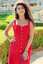 Ukrainian mail order bride Tamara from Palm Coast with black hair and brown eye color - image 2