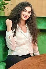 Ukrainian mail order bride Tamara from Palm Coast with black hair and brown eye color - image 3