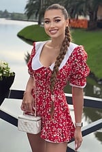Ukrainian mail order bride Valeriia from Kyiv with light brown hair and green eye color - image 6