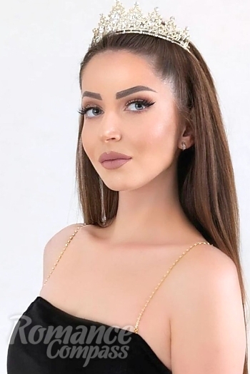 Ukrainian mail order bride Liudmila from Bălţi with light brown hair and grey eye color - image 1