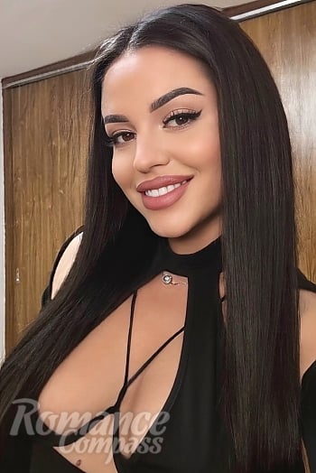 Ukrainian mail order bride Veronika from Mukachevo with brunette hair and brown eye color - image 1