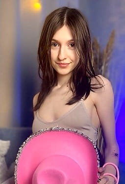 Anna, 22 y.o. from Prague, Czech Rep.