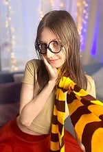 Ukrainian mail order bride Anna from Prague with light brown hair and grey eye color - image 4