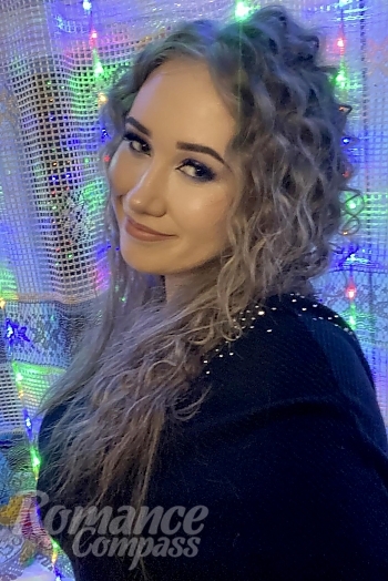 Ukrainian mail order bride Alina from Ternopil with light brown hair and brown eye color - image 1