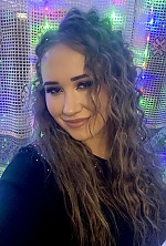 Ukrainian mail order bride Alina from Ternopil with light brown hair and brown eye color - image 2