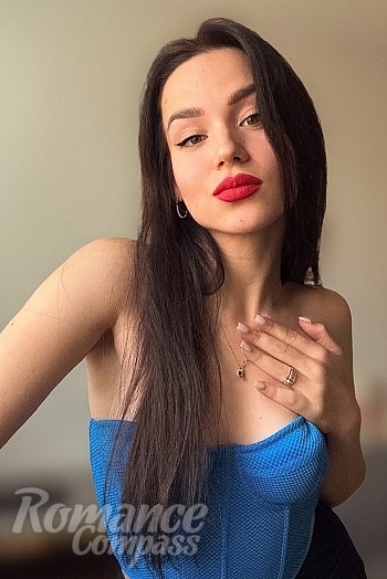 Ukrainian mail order bride Tatiana from Prague with light brown hair and brown eye color - image 1