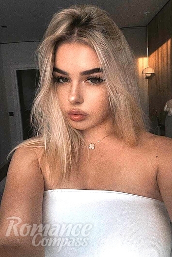 Ukrainian mail order bride Ruslana from Vinnytsia with blonde hair and grey eye color - image 1