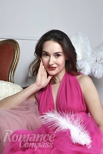 Ukrainian mail order bride Anna from Kyiv with brunette hair and brown eye color - image 1