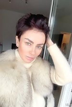 Ukrainian mail order bride Tamara from Bila Tserkva with brunette hair and green eye color - image 2